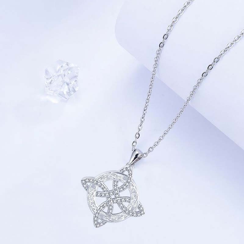 Collier Pendentif Étoile Scintillante pour Femme