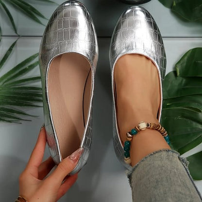 Chaussures en cuir pour femme légères et élégantes.