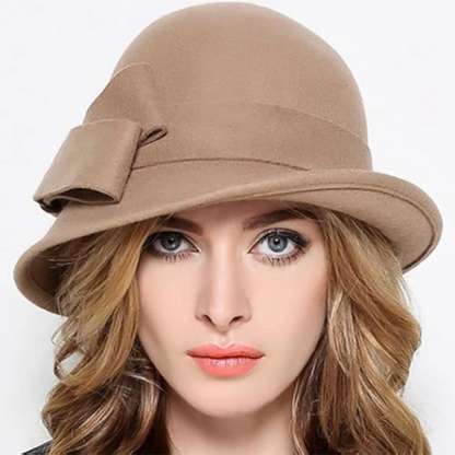 Chapeau cloche vintage pour femme avec nœud sur le côté