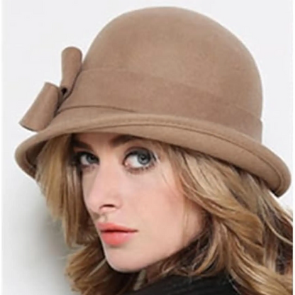 Chapeau cloche vintage pour femme avec nœud sur le côté