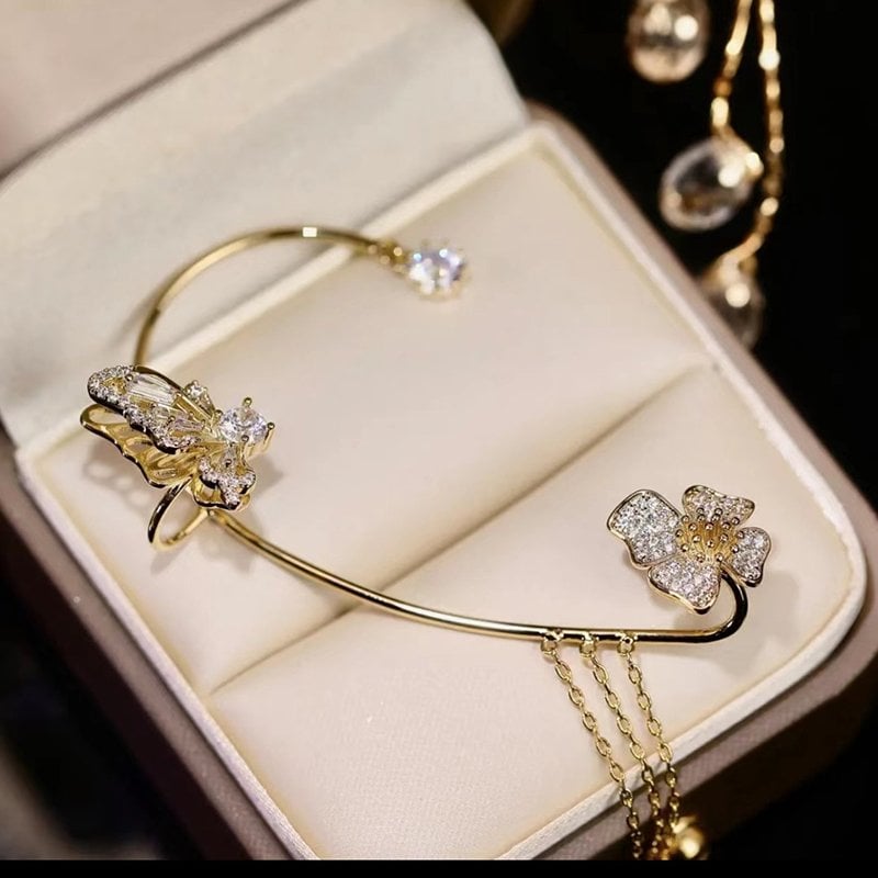 💘 Offre Saint-Valentin : -50 %💐🦋Boucles d’oreilles à clip papillon et fleurs avec franges – Design élégant et minimaliste, sans perçage